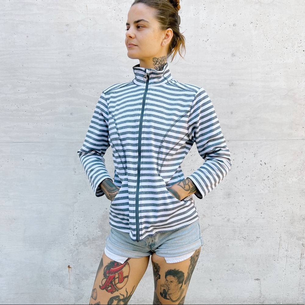 NILS/Preowned Striped Women’s Performance Jacket Zip Up Side Pockets L